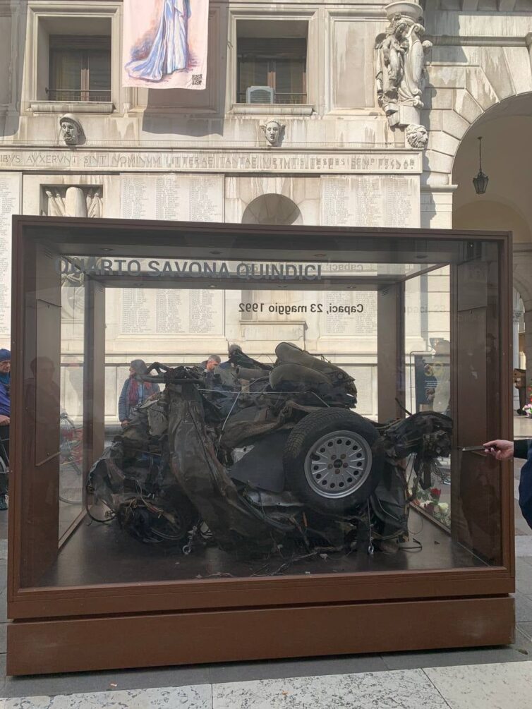 auto scorta attentato Giudice Falcone